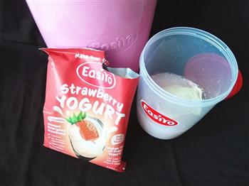 火龙果酸奶杯的做法步骤3
