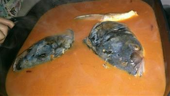 酸汤鱼火锅的做法步骤5