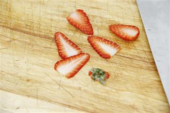 鲜榨草莓菠萝奶昔的做法步骤21