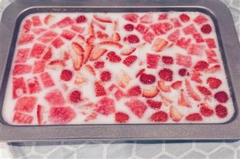 西瓜草莓椰奶冻的做法步骤5