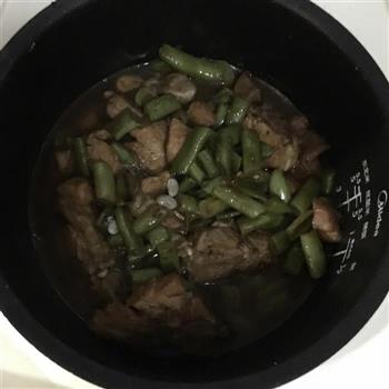 豆角焖饭－电饭锅版的做法步骤5