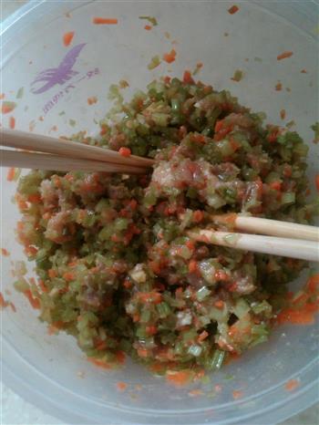 芹菜猪肉饺子的做法步骤5