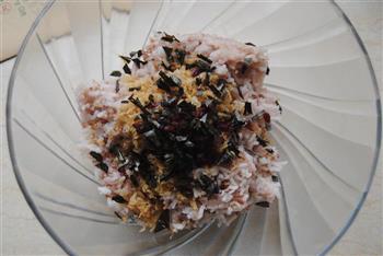 鲜虾蔓越莓肉松饭团的做法图解9