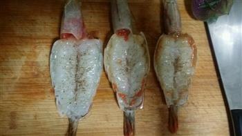 蒜蓉芝士焗大虾的做法步骤1