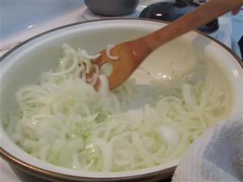 法式洋葱汤-歌剧天才厨艺首秀的做法步骤2