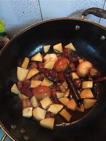 红烧肉烧土豆的做法步骤12