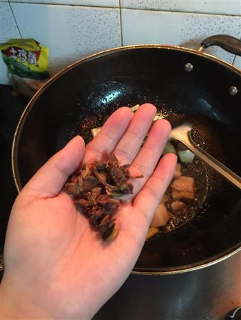红烧肉烧土豆的做法步骤8