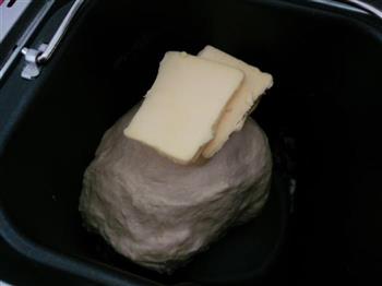 豆沙卷面包的做法图解2