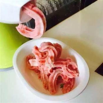 香蕉草莓冰淇淋的做法步骤4