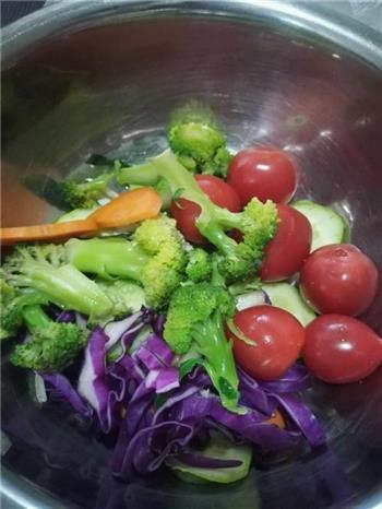 蔬果酸奶沙拉的做法步骤1