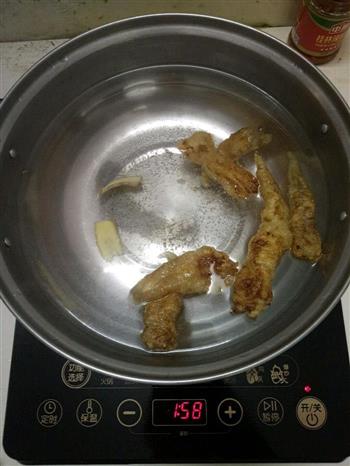 生晒鳘鱼胶煲白鸽汤的做法步骤4