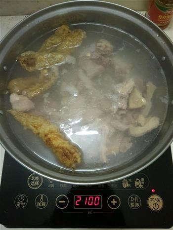 生晒鳘鱼胶煲白鸽汤的做法步骤5