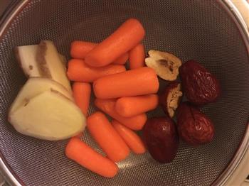 胡萝卜炖羊肉清汤的做法步骤1