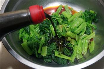 凉拌腰果菠菜的做法步骤8