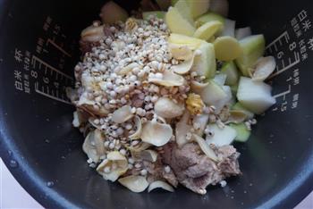 冬瓜薏米排骨汤的做法步骤5