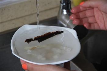 莽林灵芝茯苓排骨汤的做法图解2