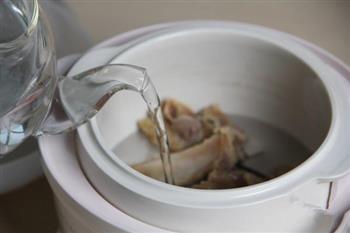 莽林灵芝茯苓排骨汤的做法图解6