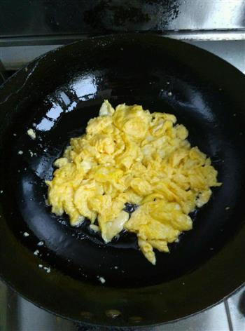 榨菜炒鸡蛋的做法图解2