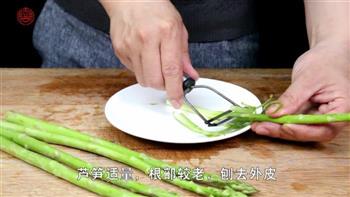 芦笋炒虾仁的做法步骤2