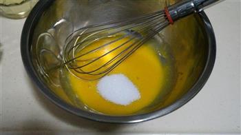 香橙戚风奶油蛋糕卷的做法步骤5