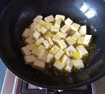 酸菜鱼锅的做法步骤2