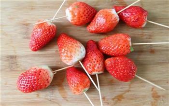 冰糖草莓的做法图解6