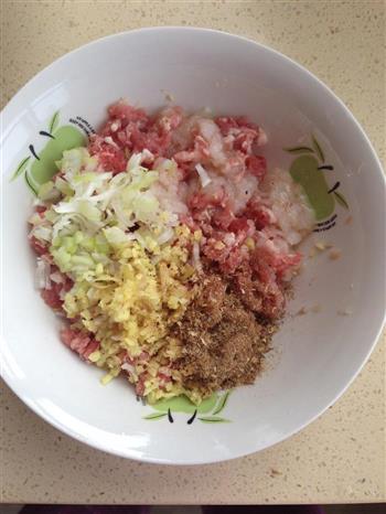 豆腐虾肉丸的做法步骤1