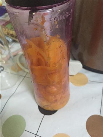 芒果泥酸奶盆栽的做法步骤1
