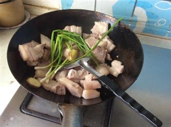 梅干菜笋干烧肉的做法步骤4