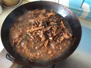 梅干菜笋干烧肉的做法步骤8