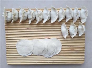 鲜鲜鲜-猪肉虾仁韭菜三鲜水饺的做法步骤5