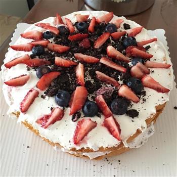 草莓蓝莓奥芯奶油蛋糕的做法图解11