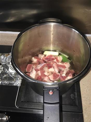 咖喱番茄牛腩煲的做法步骤2