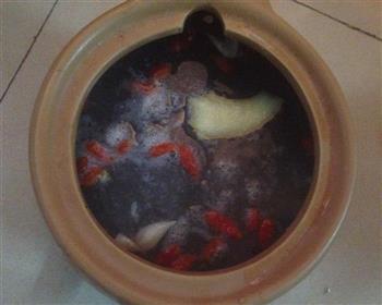 莲子百合排骨汤的做法步骤5