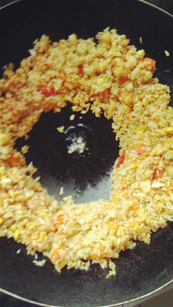 黄金鸡蛋番茄香肠炒饭的做法图解9