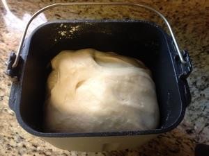牛奶蜜红豆小餐包-面包机免油版的做法步骤2