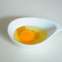 豆苗鸡蛋汤的做法图解2