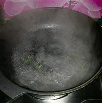 菊花叶鸡蛋汤的做法步骤4