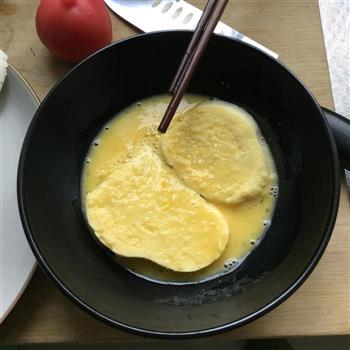 无油烤蛋液馒头片-空气炸锅的做法步骤1