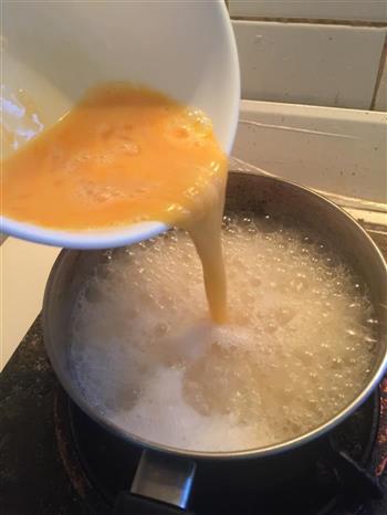 味增鸡蛋粥剩饭与味增与鸡蛋的完美结合的做法步骤3
