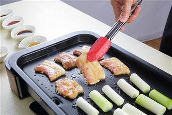 韩式烧汁五花肉配大葱的做法图解2