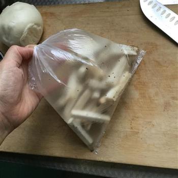 椒盐杏鲍菇-空气炸锅的做法步骤1
