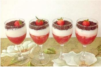 草莓酸奶布丁的做法步骤3