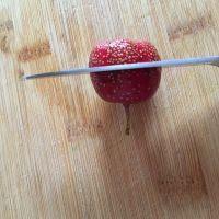 红果果汁-豆浆机食谱的做法步骤2