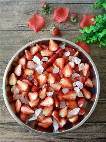 草莓罐头的做法图解2