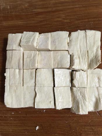 臭豆腐炒青豆的做法步骤1