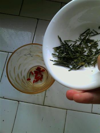 养生枸杞子茶叶水 简单的不要不要的的做法图解3
