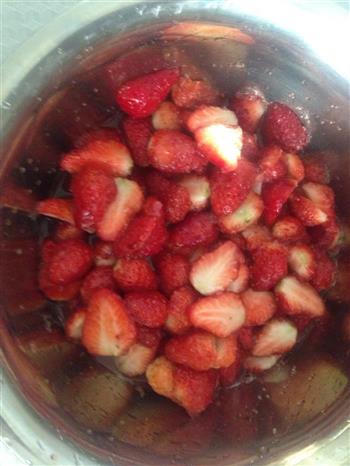 自制草莓果酱的做法图解2
