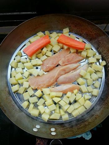 减脂土豆鸡胸肉沙拉的做法步骤5