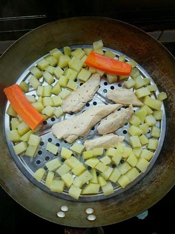 减脂土豆鸡胸肉沙拉的做法步骤7